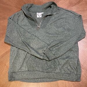 Women’s sweatshirt pullover quarter zip medium green